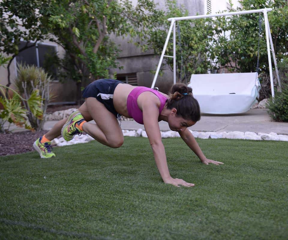 אימון כושר אישי עם רצועות TRX בליווי מאמן